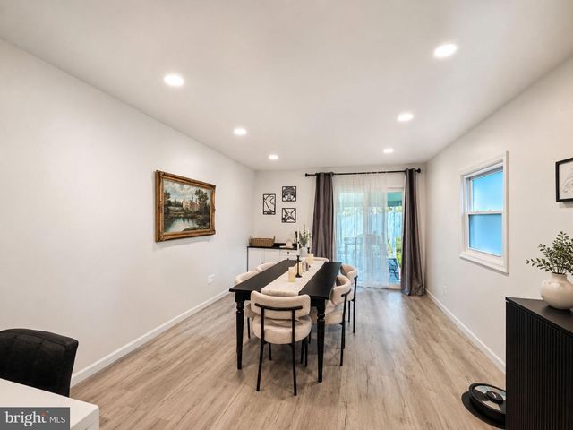 225 COLFAX CT, Manassas Park, VA 20111