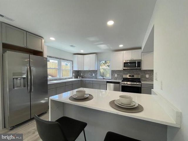 225 COLFAX CT, Manassas Park, VA 20111
