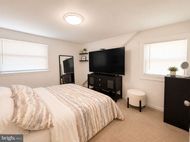 225 COLFAX CT, Manassas Park, VA 20111
