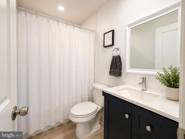 225 COLFAX CT, Manassas Park, VA 20111