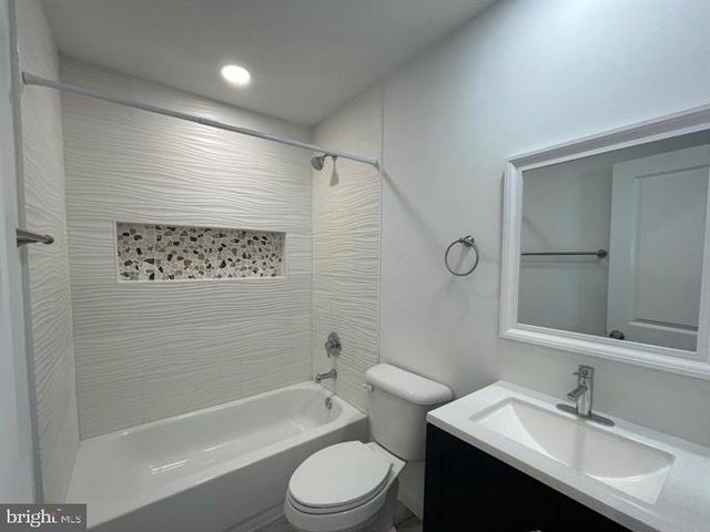 225 COLFAX CT, Manassas Park, VA 20111