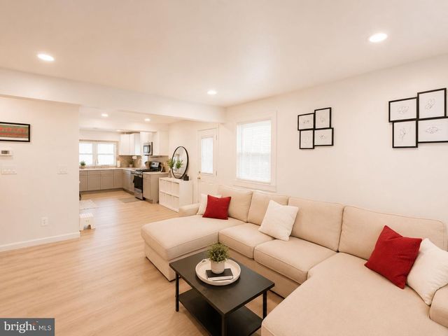 225 COLFAX CT, Manassas Park, VA 20111