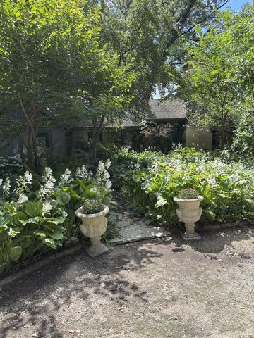 29W101 Morris Court, Warrenville, IL 60555