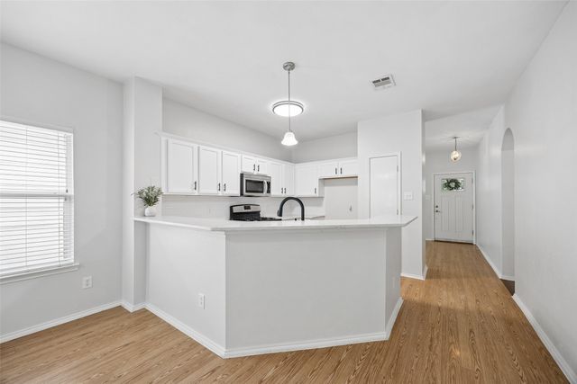 1317 Live Oak Lane, Savannah, TX 76227