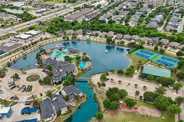 1317 Live Oak Lane, Savannah, TX 76227