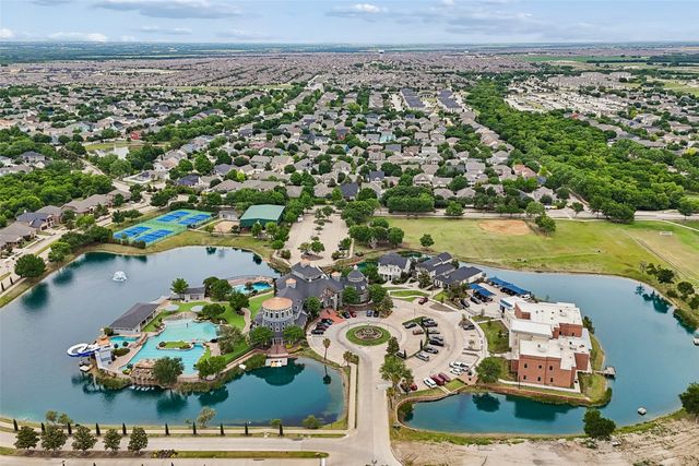 1317 Live Oak Lane, Savannah, TX 76227