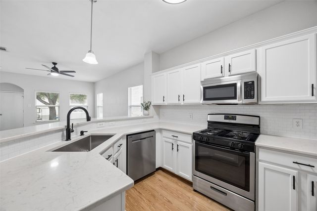 1317 Live Oak Lane, Savannah, TX 76227