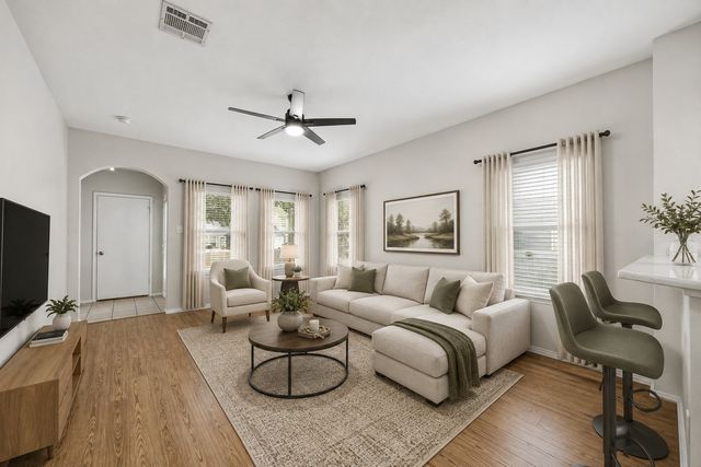1317 Live Oak Lane, Savannah, TX 76227