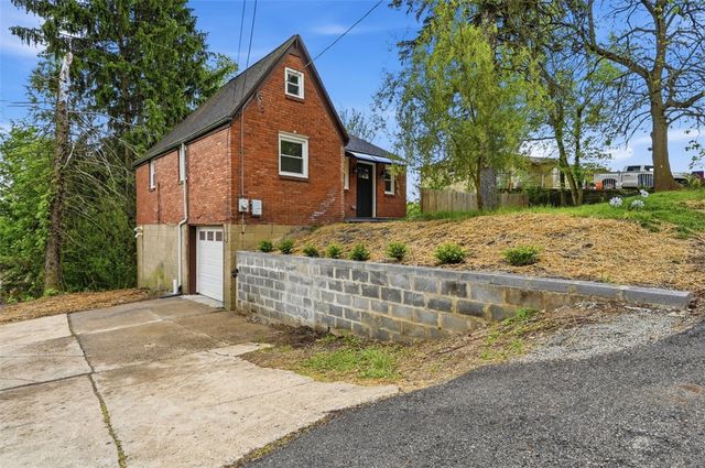 11 Lee Ave, Forest Hills Boro, PA 15221