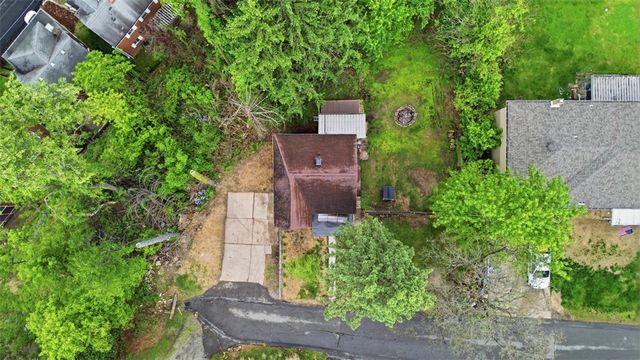 11 Lee Ave, Forest Hills Boro, PA 15221
