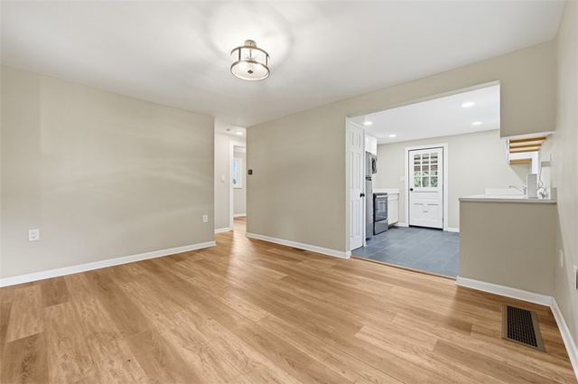 11 Lee Ave, Forest Hills Boro, PA 15221