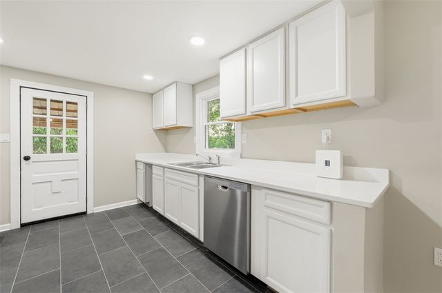11 Lee Ave, Forest Hills Boro, PA 15221