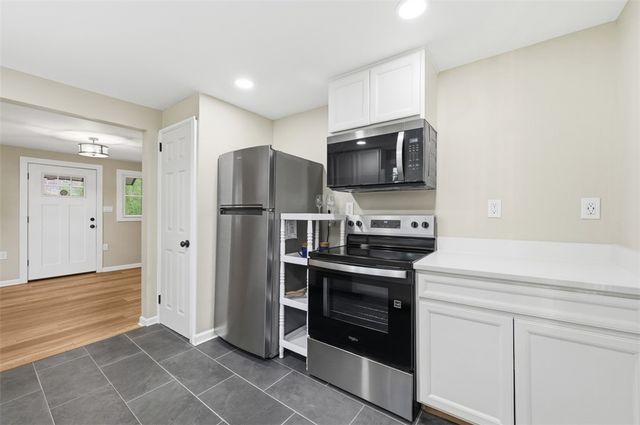 11 Lee Ave, Forest Hills Boro, PA 15221