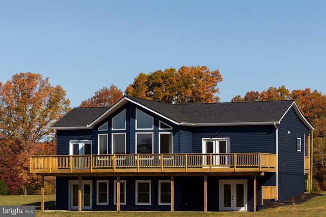 110 LEE DRIVE, Linden, VA 22642