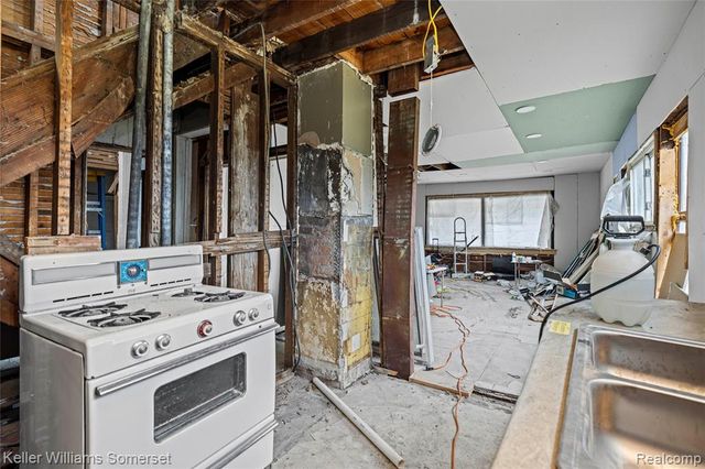 14275 Troester Street, Detroit, MI 48205