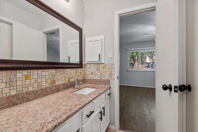 20038 Crazy Horse Circle Drive, Katy, TX 77449