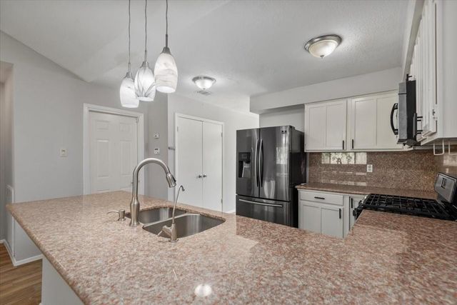 20038 Crazy Horse Circle Drive, Katy, TX 77449