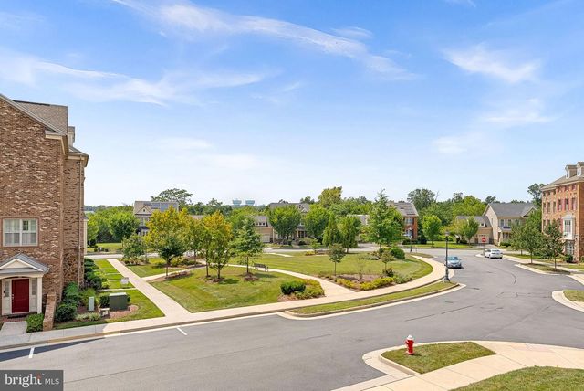 43117 SHORE SQ, Ashburn, VA 20148