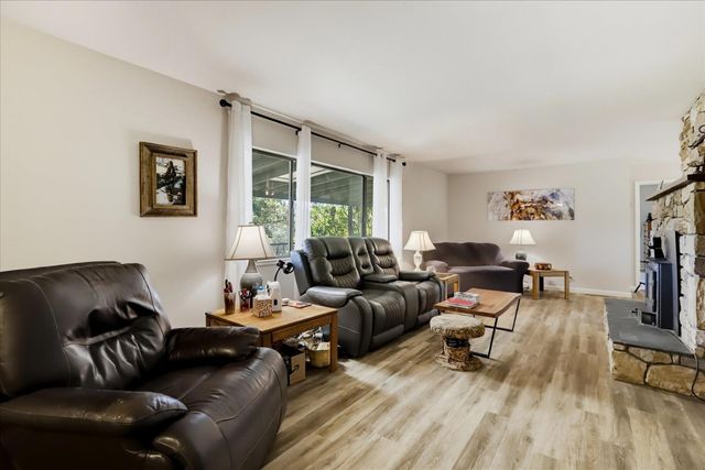 13909 Beyers Ln, Grass Valley, CA 95949