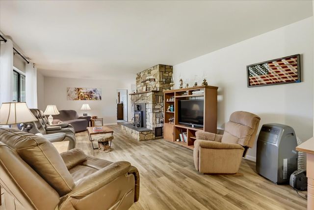 13909 Beyers Ln, Grass Valley, CA 95949