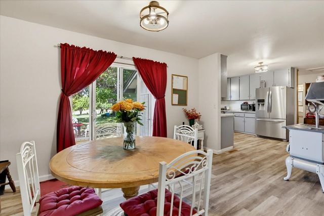 13909 Beyers Ln, Grass Valley, CA 95949