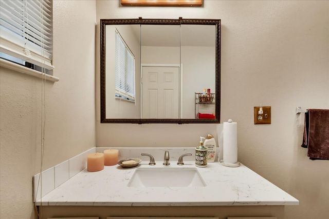 13909 Beyers Ln, Grass Valley, CA 95949