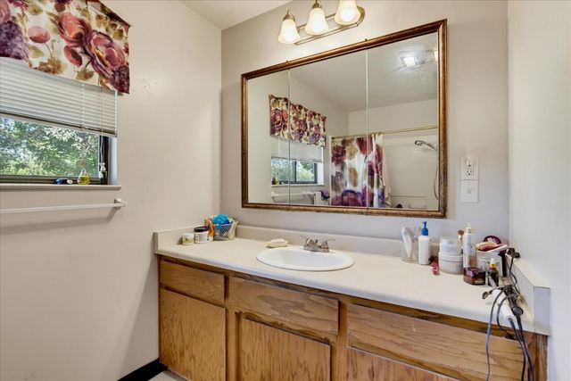 13909 Beyers Ln, Grass Valley, CA 95949