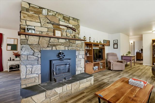 13909 Beyers Ln, Grass Valley, CA 95949
