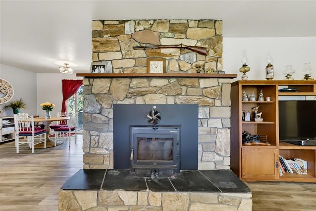 13909 Beyers Ln, Grass Valley, CA 95949