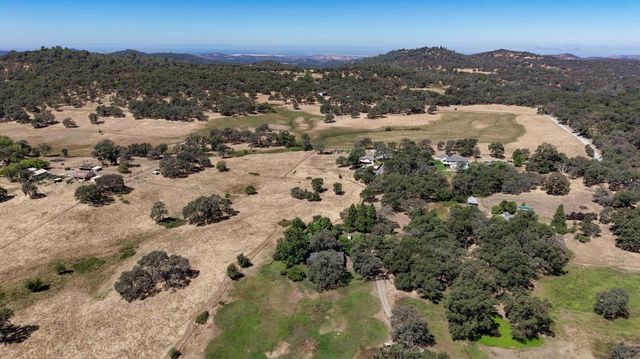 13909 Beyers Ln, Grass Valley, CA 95949
