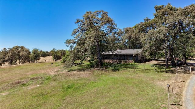13909 Beyers Ln, Grass Valley, CA 95949