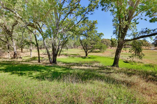 13909 Beyers Ln, Grass Valley, CA 95949