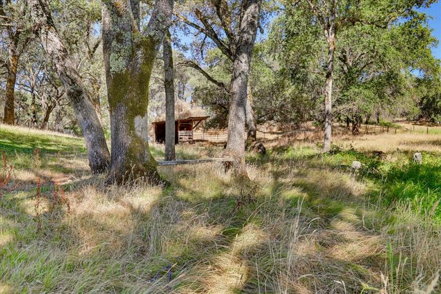 13909 Beyers Ln, Grass Valley, CA 95949