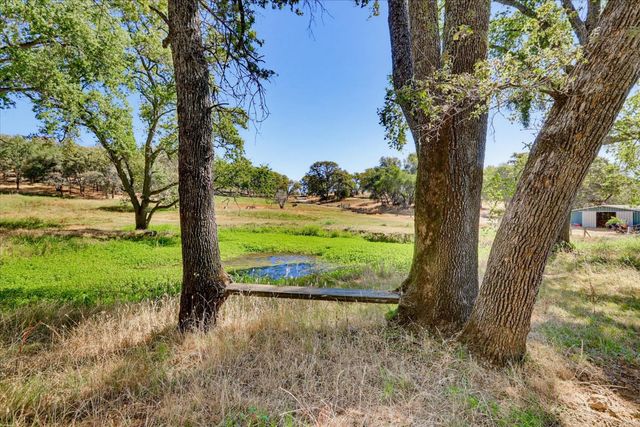 13909 Beyers Ln, Grass Valley, CA 95949