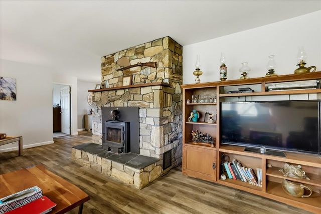 13909 Beyers Ln, Grass Valley, CA 95949