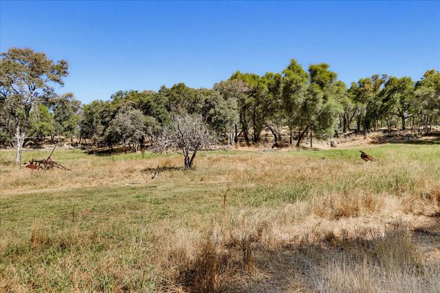 13909 Beyers Ln, Grass Valley, CA 95949