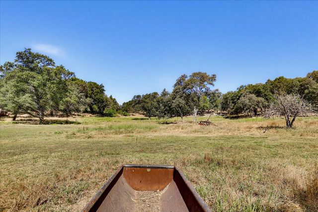 13909 Beyers Ln, Grass Valley, CA 95949
