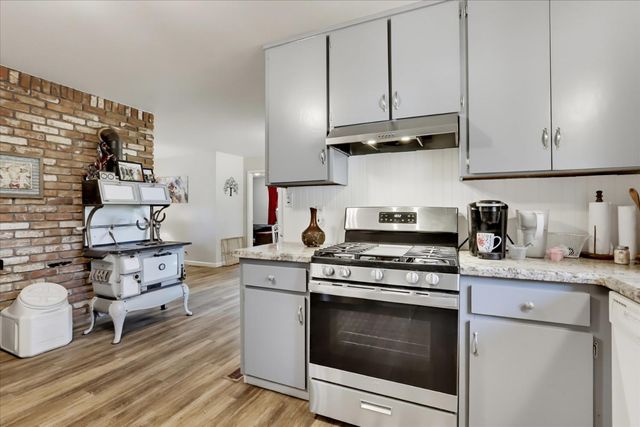 13909 Beyers Ln, Grass Valley, CA 95949