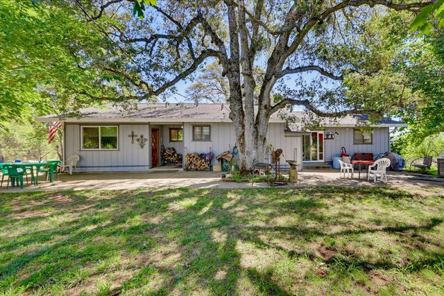 13909 Beyers Ln, Grass Valley, CA 95949