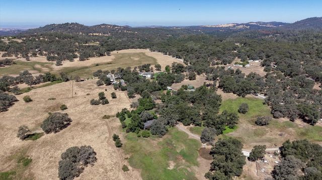 13909 Beyers Ln, Grass Valley, CA 95949