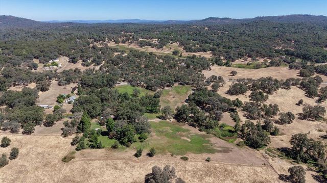 13909 Beyers Ln, Grass Valley, CA 95949