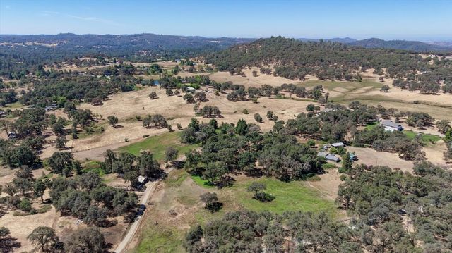 13909 Beyers Ln, Grass Valley, CA 95949