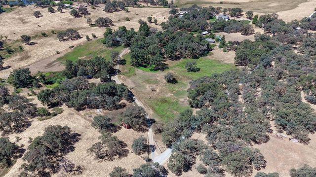 13909 Beyers Ln, Grass Valley, CA 95949