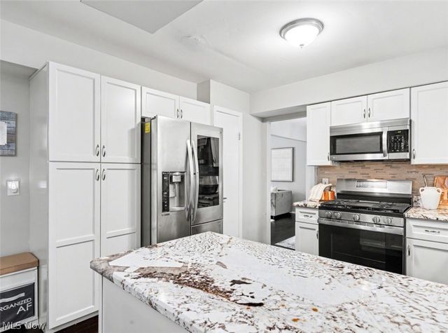 31773 N Roundhead Drive, Solon, OH 44139