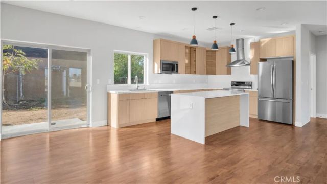 4858 W Avenue L2, Lancaster, CA 93536