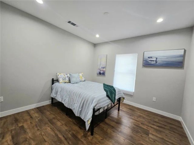 4858 W Avenue L2, Lancaster, CA 93536