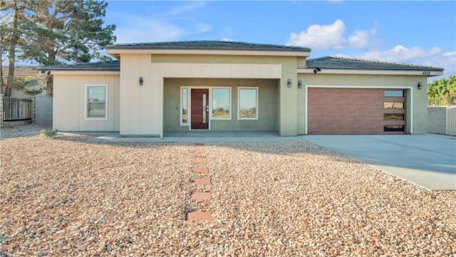 4858 W Avenue L2, Lancaster, CA 93536