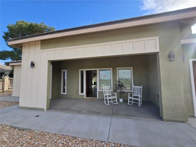 4858 W Avenue L2, Lancaster, CA 93536