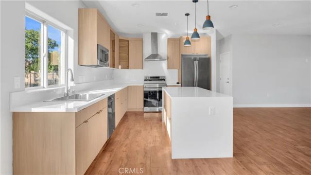 4858 W Avenue L2, Lancaster, CA 93536