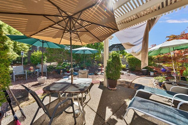 2058 Stonecrest Ln, Lincoln, CA 95648
